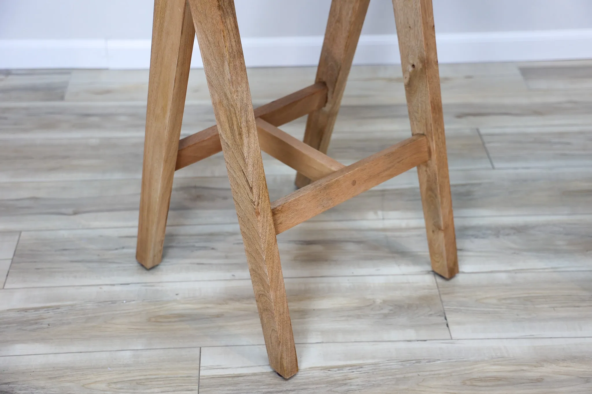 Lois Bar Stool